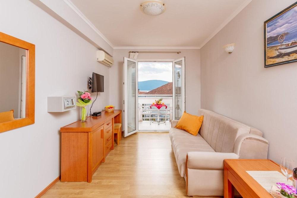 Apartments Perper Tivat Exterior foto