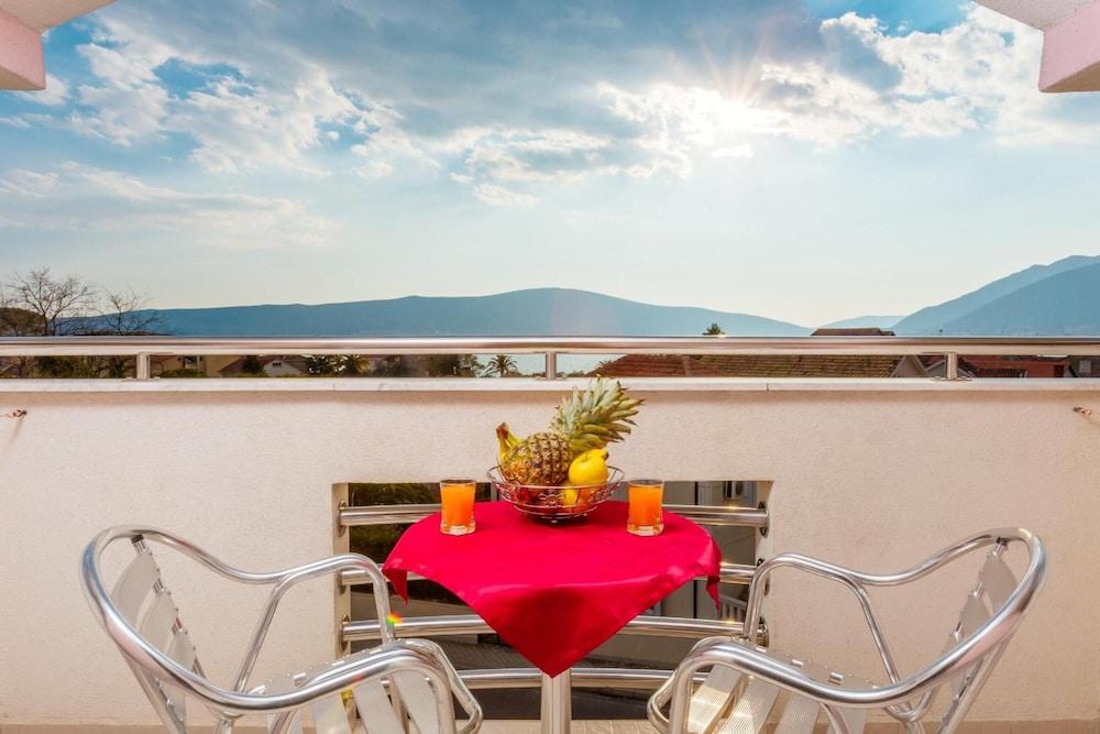 Apartments Perper Tivat Exterior foto